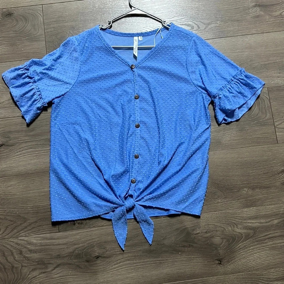 New woman’s top - Picture 1 of 2